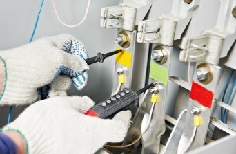 Испытания устройств защитного отключения, сопротивления заземляющих устройств, непрерывности защитных проводников, сопротивления цепи между заземлителями и заземляемыми элементами